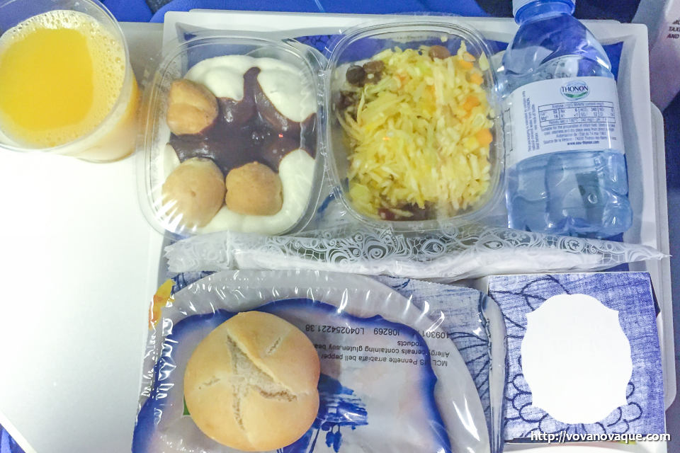 Food on KLM board to Singapore
