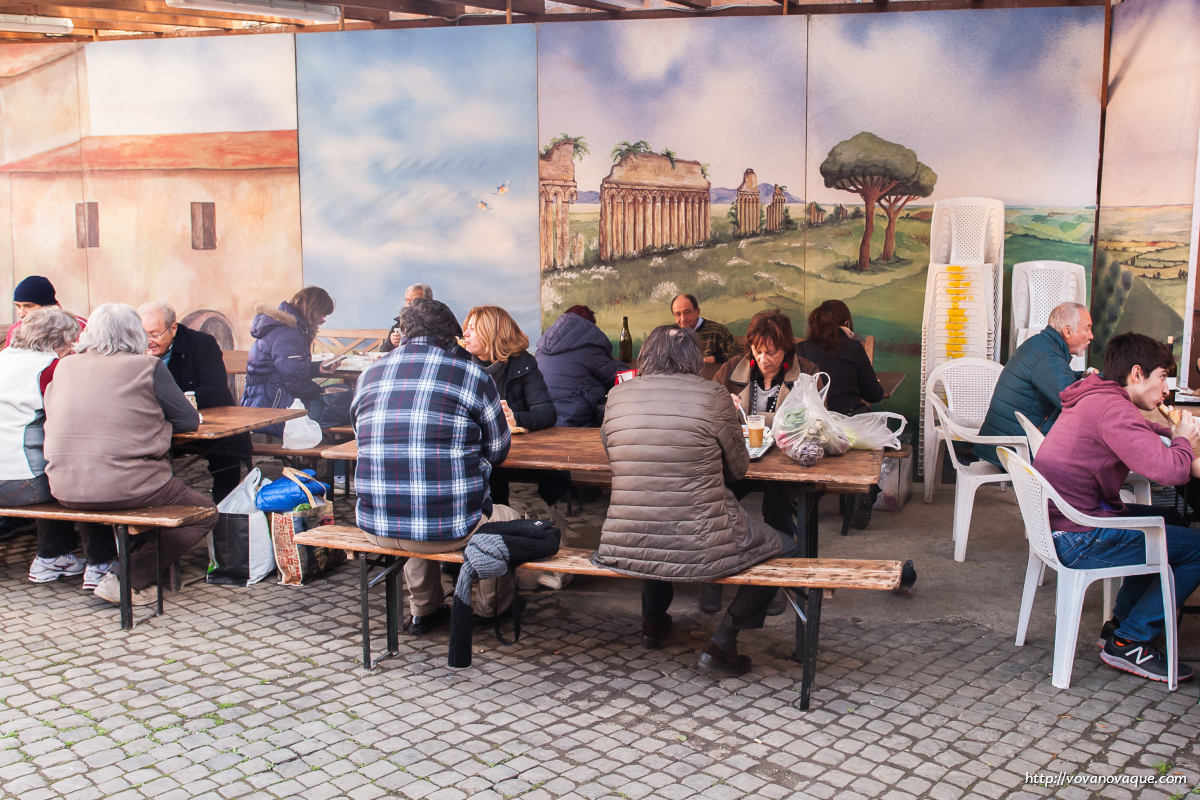 Open air market restaurant in Rome
