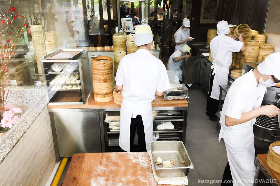 Din Tai Fung Singapore open kitchen