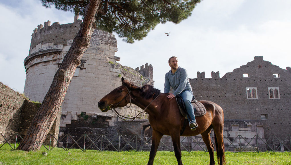 Where to ride horse in Rome