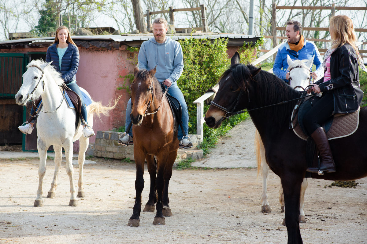 how to ride a horse in Rome