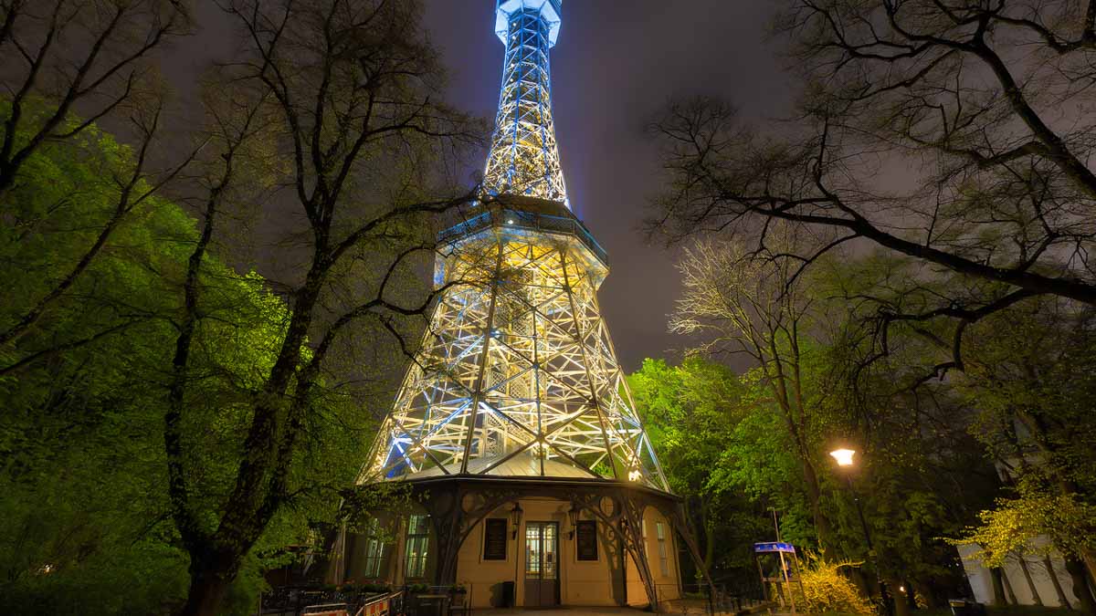 Night city tour in Prague