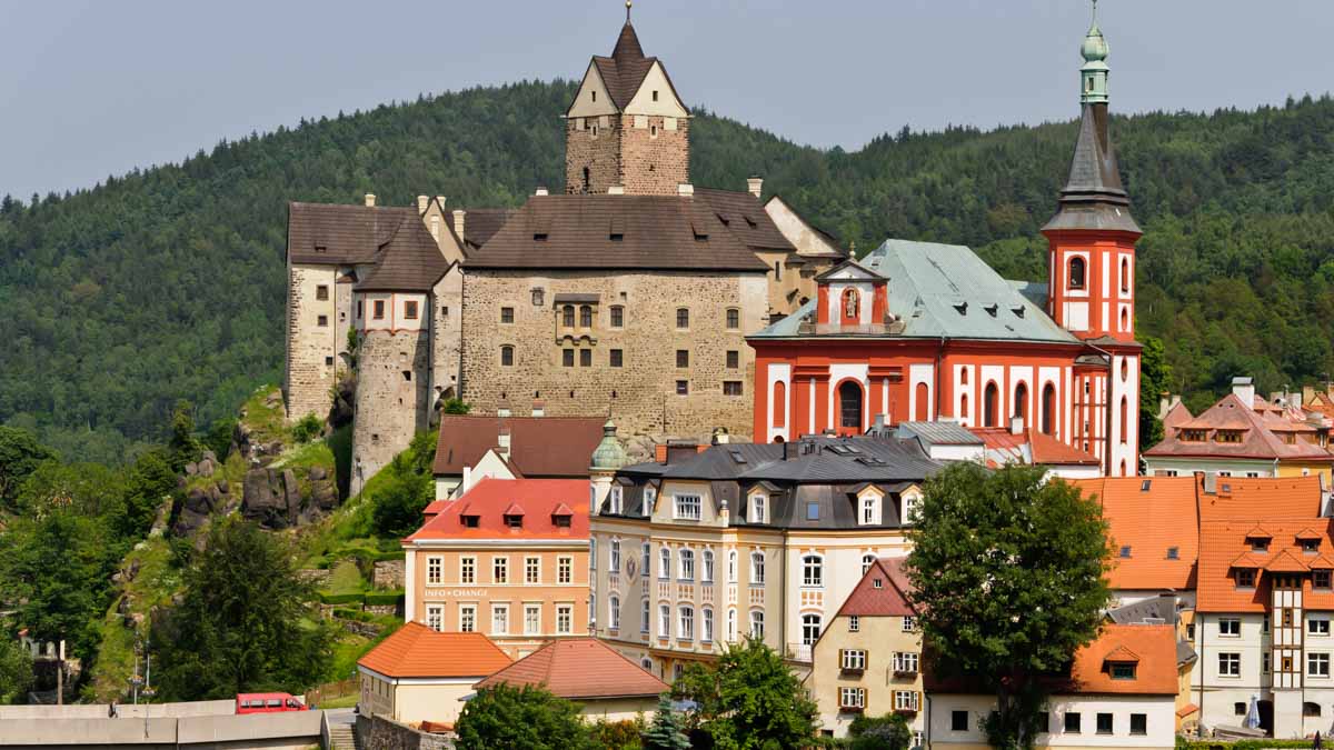 Loket castle - where to stay