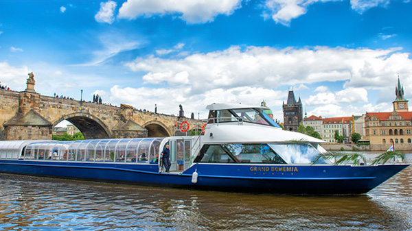 lunch on a boat cruise in Prague