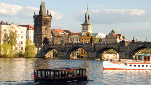 boat rent in Prague 